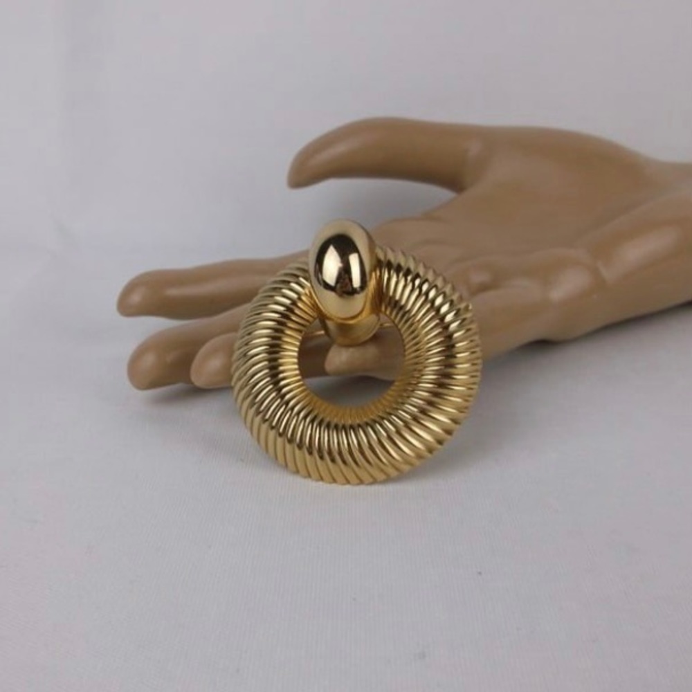 Vintage 1970s Napier Gold Tone Brooch - Picture 2 of 3